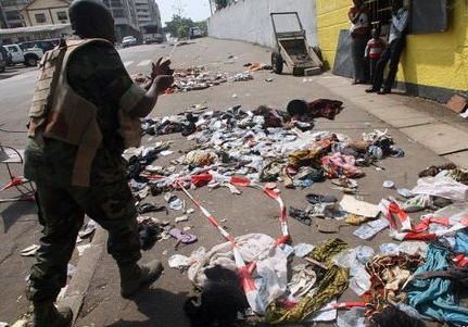 當地時間2013年1月1日,科特迪瓦阿比讓市舉行慶祝新年的煙火表演時發生了嚴重的踩踏事故,造成至少 當地時間2013年1月1日,科特迪瓦阿比讓市舉行慶祝新年的煙火表演時發生了嚴重的踩踏事故,造成至少