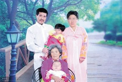 徐純合與家人合影。徐純合微博截圖 徐純合與家人合影。徐純合微博截圖