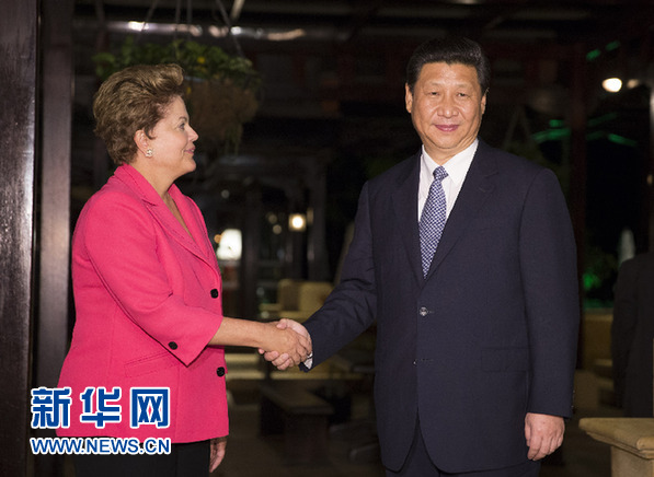 3月27日，國家主席習近平在南非德班會見巴西總統羅塞夫。新華社記者 蘭紅光 攝