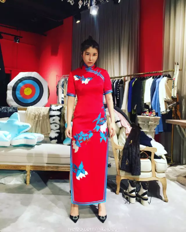 上海一女子自曝每月開銷12萬,被網友罵上頭條!