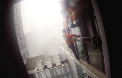 救援現(xiàn)場(chǎng)。