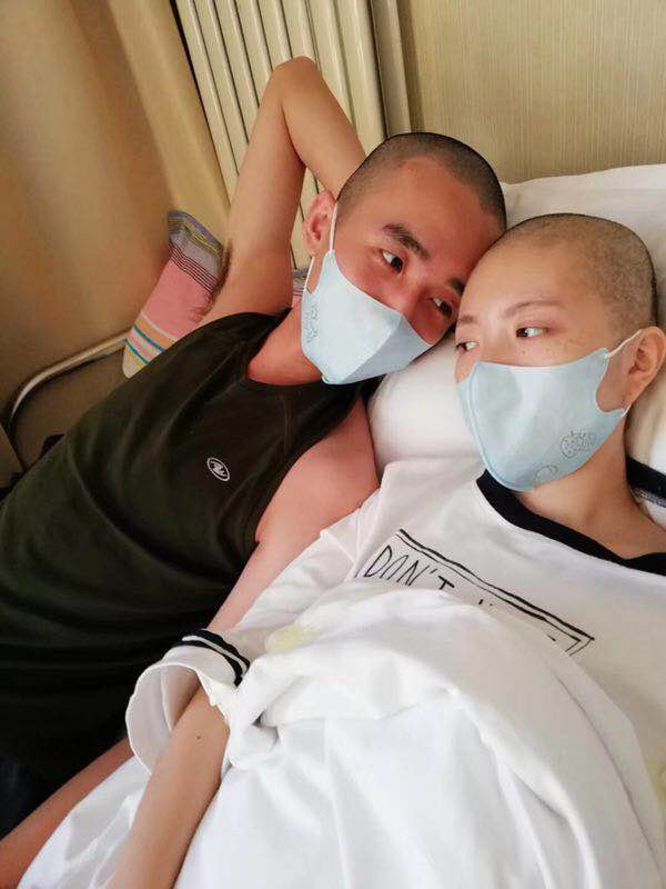 小伙病房求婚白血病女友:守護你不離不棄 小伙病房求婚白血病女友:守護你不離不棄