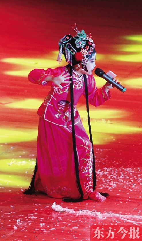 11月16日,《非常6+1》河南區總決賽現場,入圍選手們上演了一場精彩的比賽 11月16日,《非常6+1》河南區總決賽現場,入圍選手們上演了一場精彩的比賽