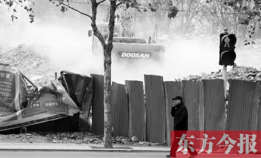 昨日,鄭州市未來路與緯四路交叉口一工地施工不除塵,加重了空氣污染 昨日,鄭州市未來路與緯四路交叉口一工地施工不除塵,加重了空氣污染