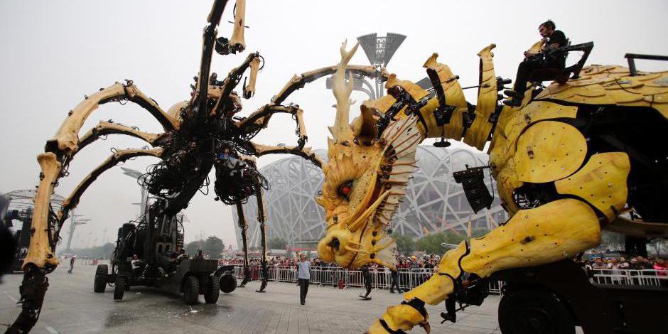 北京鳥(niǎo)巢外上演 北京鳥(niǎo)巢外上演