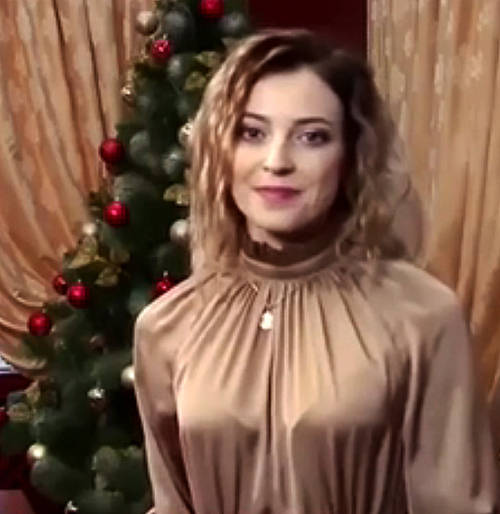 克里米亞美女檢察長新造型致新年賀詞 克里米亞美女檢察長新造型致新年賀詞