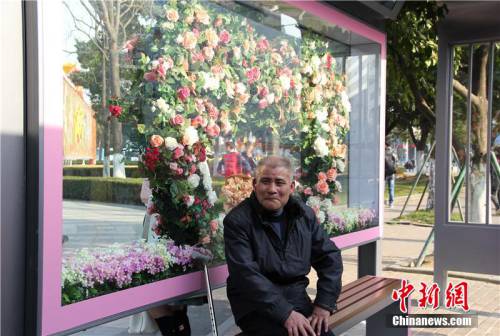 寧波“最浪漫”公交車站亮相街頭 寧波“最浪漫”公交車站亮相街頭