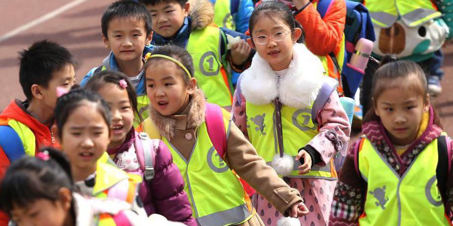 鄭州一小學為學生配發