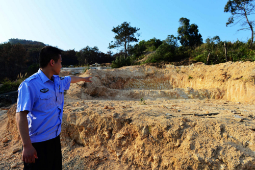 福建“墳山”最大墓地造價200多萬 福建“墳山”最大墓地造價200多萬