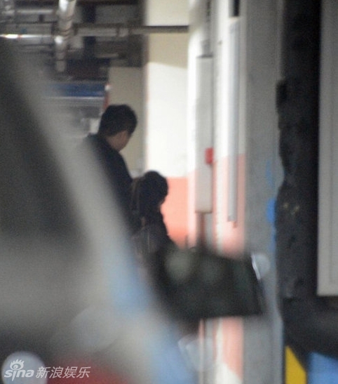 李亞鵬激吻新歡 李亞鵬激吻新歡