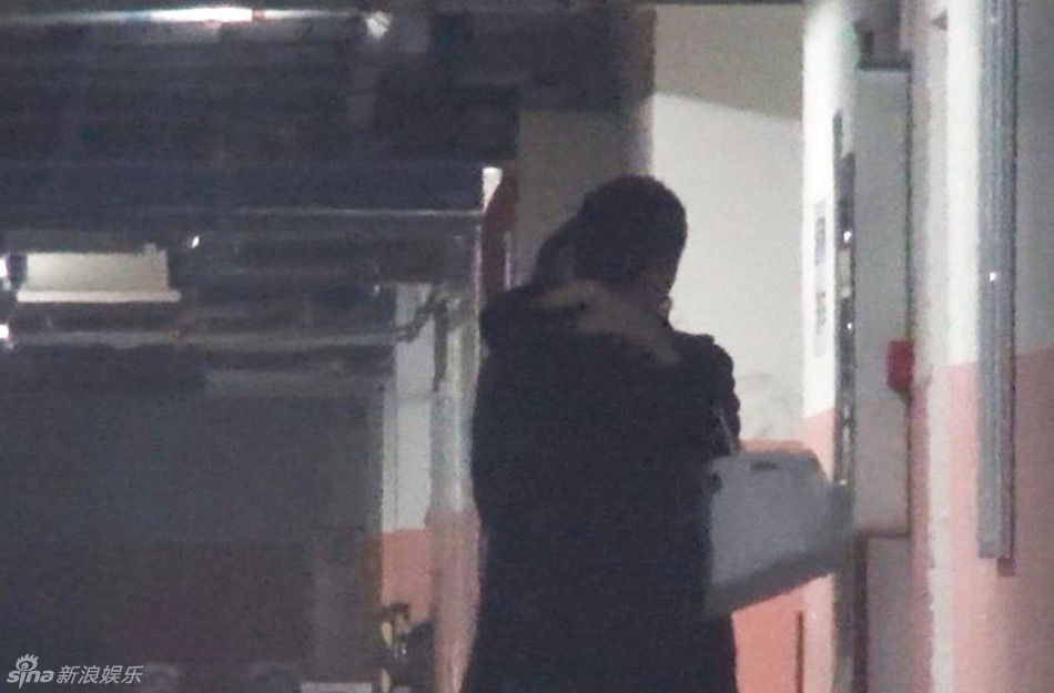 李亞鵬激吻新歡 李亞鵬激吻新歡