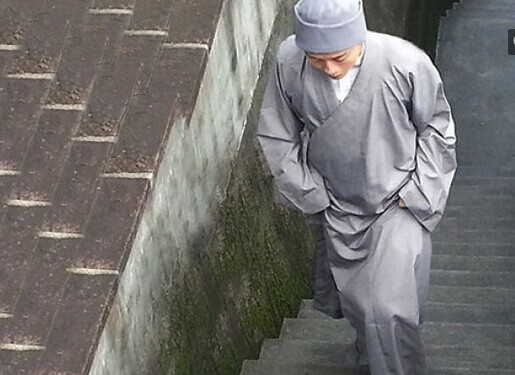 網傳李玉剛出家照