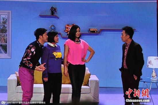 2015年2月18日晚8時,2015央視羊年春晚準(zhǔn)時開播,各路明星大腕齊聚一臺向觀眾展示了一場奢華的 2015年2月18日晚8時,2015央視羊年春晚準(zhǔn)時開播,各路明星大腕齊聚一臺向觀眾展示了一場奢華的