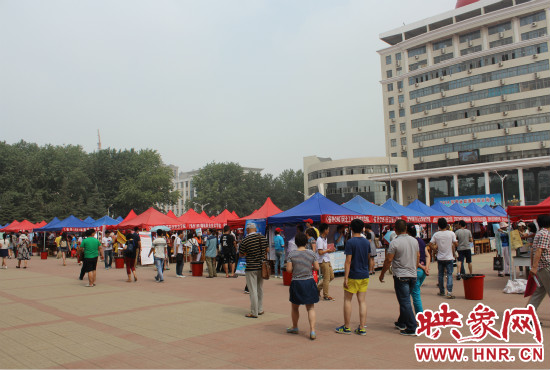 百所三本院校在鄭"支招"報志愿 考生青睞"訂單式"培養