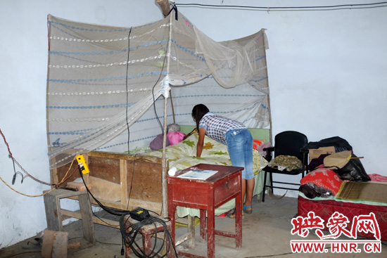 王書佳的環境及其簡陋。 王書佳的環境及其簡陋。