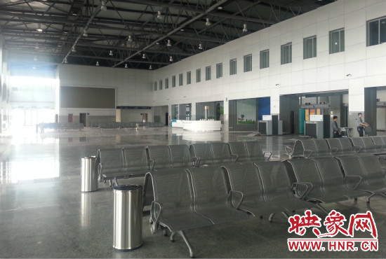 鄭州新客運(yùn)北站候車大廳。 鄭州新客運(yùn)北站候車大廳。