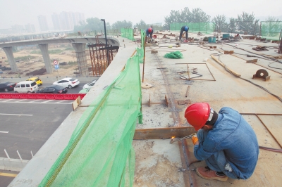 南三環京廣快速路全互通式立交目前主體已基本完工 南三環京廣快速路全互通式立交目前主體已基本完工