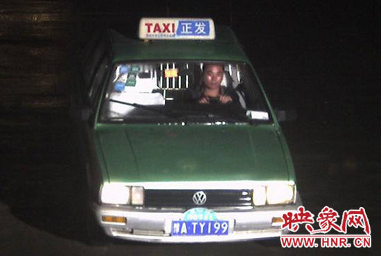 肇事嫌疑車輛及司機照片。 肇事嫌疑車輛及司機照片。