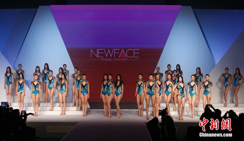 新面孔中國模特大賽總決賽 選手戴口罩呼喚環保 新面孔中國模特大賽總決賽 選手戴口罩呼喚環保