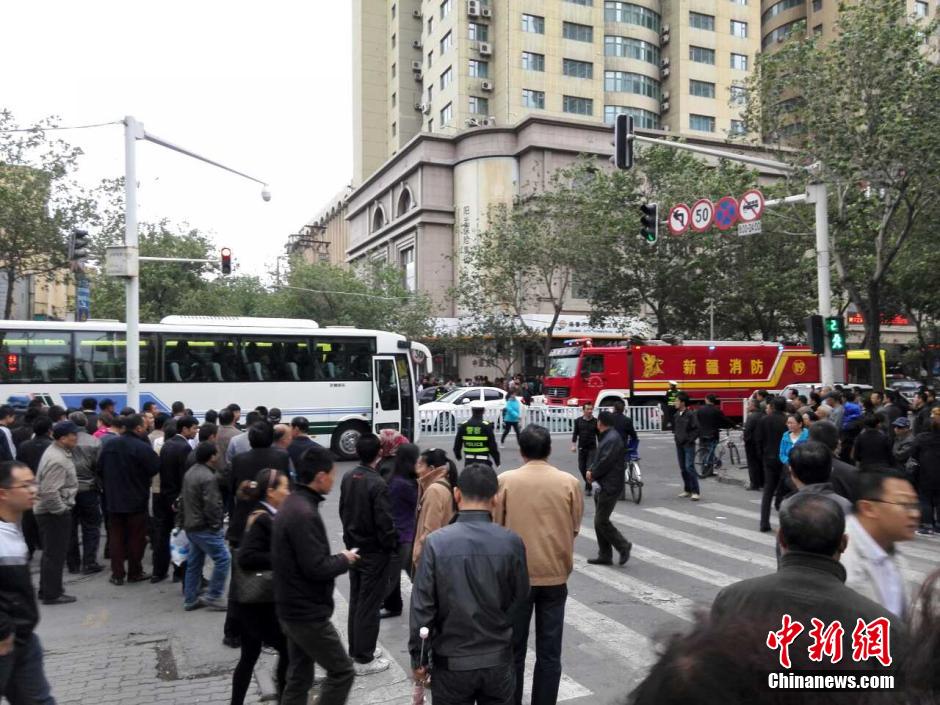 自治區和烏魯木齊市有關部門迅速處置，傷員已全部送往醫院救治。