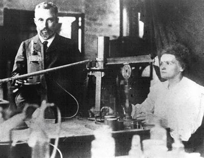 居里夫婦。 居里夫婦。