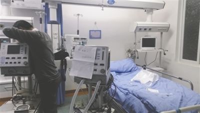 事發時老人躺在這張病床上