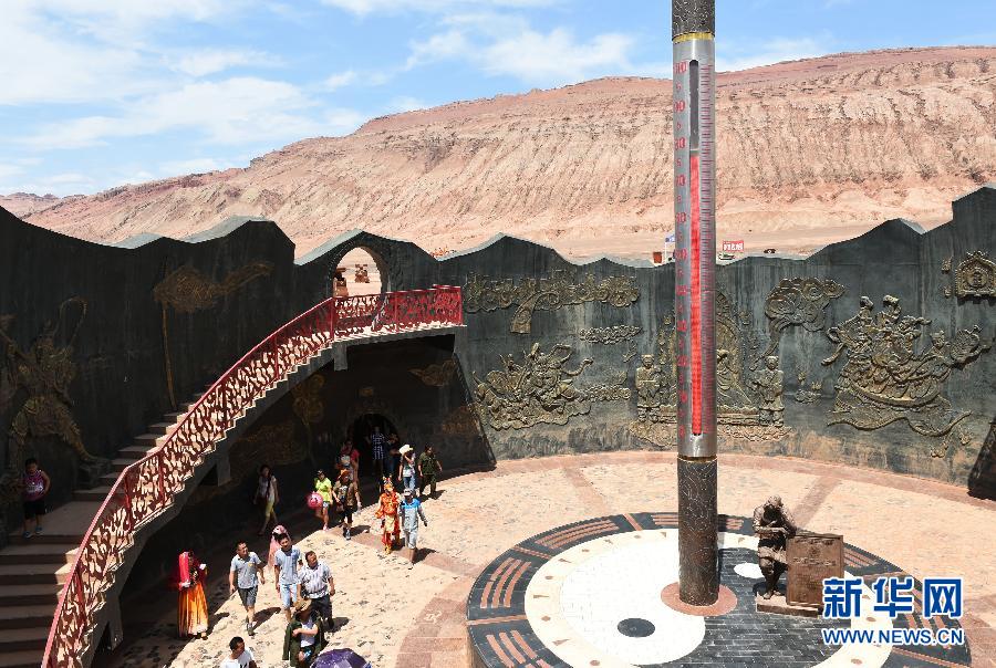 新疆吐魯番持續高溫 火焰山地表達76攝氏度 新疆吐魯番持續高溫 火焰山地表達76攝氏度