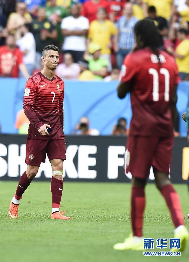 6月26日，葡萄牙隊(duì)球員克·羅納爾多（左）在比賽中。