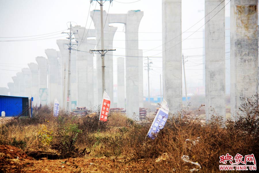 整個京廣快速路南段工程共分為六個工區，柴鍋轉盤處是京廣快速路南段三工區的施工區域。