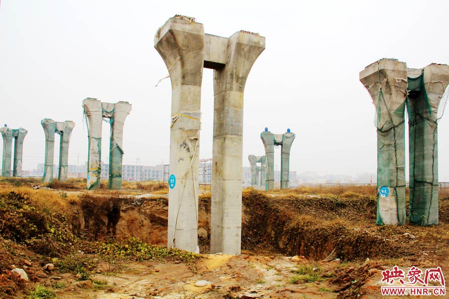 相關負責人也對外表示，投資15個億的項目，實際到賬的只有6000多萬元，所以工程被迫停下。