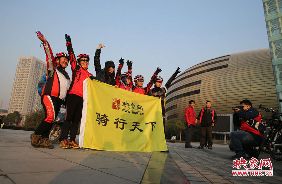 映象網騎行天下的車友,快樂寫在臉上 映象網騎行天下的車友,快樂寫在臉上