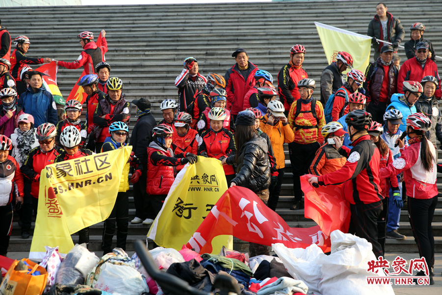 獻愛心、騎行天下,映象網騎行車友樂翻天 獻愛心、騎行天下,映象網騎行車友樂翻天