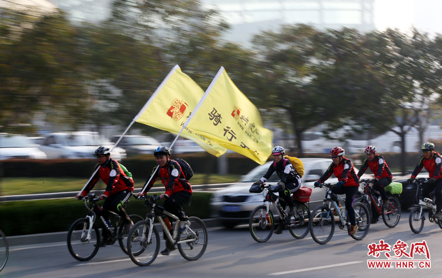 獻愛心、騎行天下,映象網騎行車友樂翻天 獻愛心、騎行天下,映象網騎行車友樂翻天
