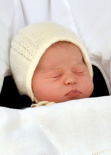 英國凱特王妃生產10小時后出院 小公主正臉曝光 英國凱特王妃生產10小時后出院 小公主正臉曝光