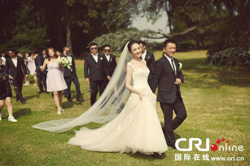 李小冉比利時辦婚禮 朱丹、鐘欣潼、應采兒做伴娘