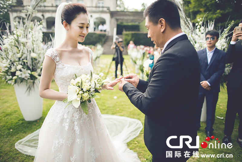 李小冉比利時辦婚禮 朱丹、鐘欣潼、應采兒做伴娘