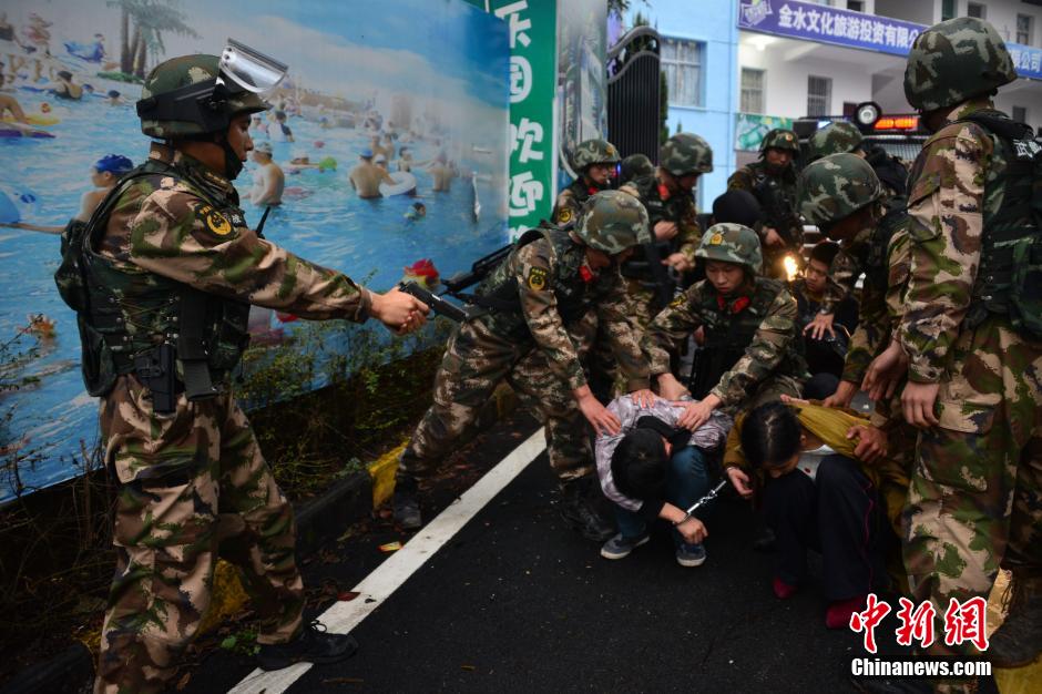 江西武警抓獲在逃“上饒槍擊案”嫌犯 主犯被擊斃 江西武警抓獲在逃“上饒槍擊案”嫌犯 主犯被擊斃