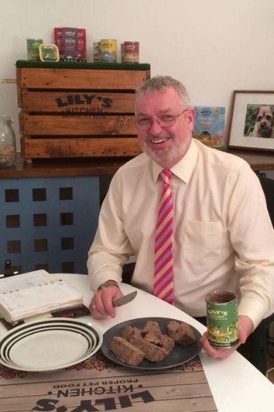 職業狗糧品嘗師年薪高達7.5萬美元（網頁截圖）