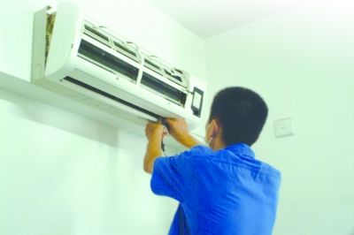 空調維修工自曝收費亂 每年干2個月養活全年(圖)