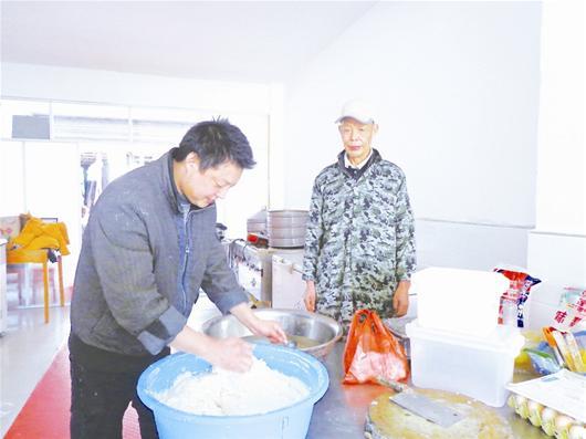 湖北古稀老人58歲白手創(chuàng)業(yè) 靠賣(mài)魚(yú)丸賺百萬(wàn)身家 湖北古稀老人58歲白手創(chuàng)業(yè) 靠賣(mài)魚(yú)丸賺百萬(wàn)身家