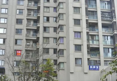 該小區的每個單元幾乎都開有麻將館。 該小區的每個單元幾乎都開有麻將館。