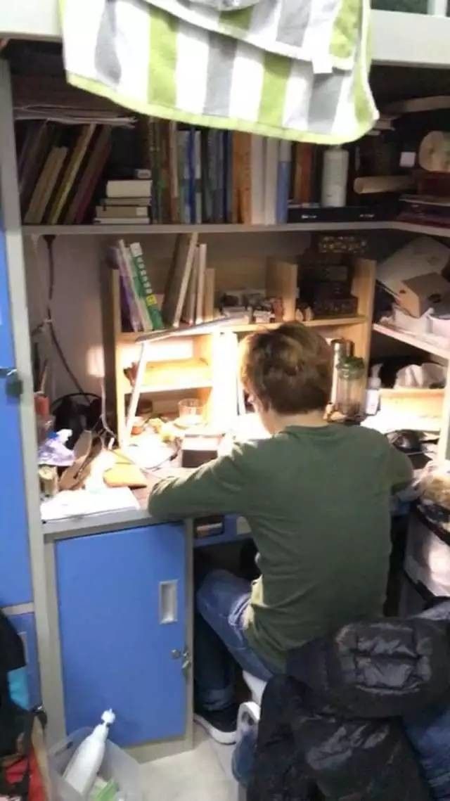 這個(gè)學(xué)校的男生宿舍火了!女同學(xué)都喊著要嫁