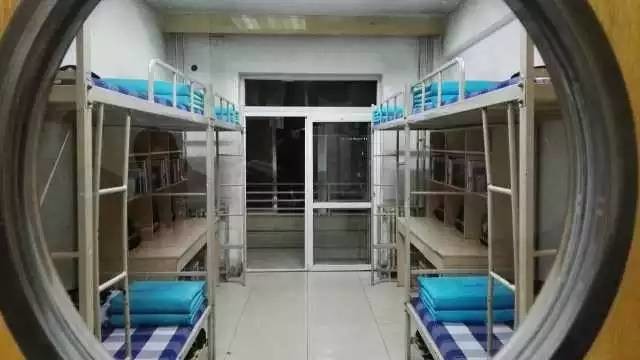 這個(gè)學(xué)校的男生宿舍火了!女同學(xué)都喊著要嫁