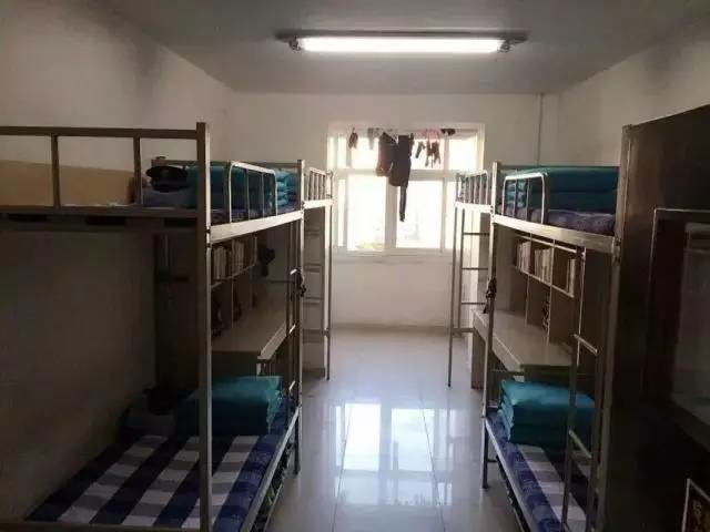 這個(gè)學(xué)校的男生宿舍火了!女同學(xué)都喊著要嫁