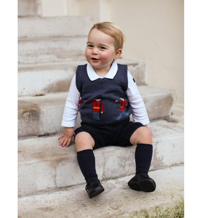 喬治王子發布圣誕官方照 激萌小正太融化網友心