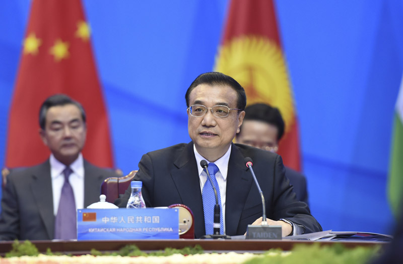 李克強(qiáng)總理15日上午在鄭州國(guó)際會(huì)展中心主持上合總理會(huì)小范圍會(huì)談。 李克強(qiáng)總理15日上午在鄭州國(guó)際會(huì)展中心主持上合總理會(huì)小范圍會(huì)談。